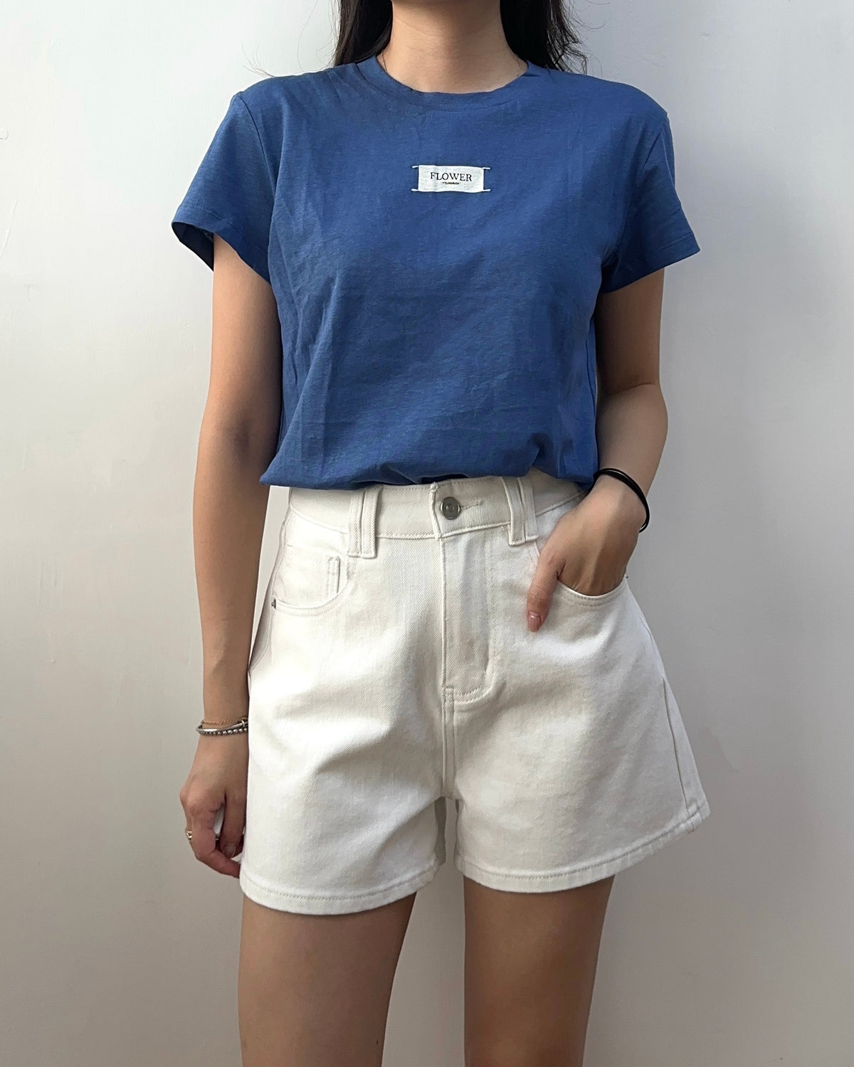 Flower tag tee