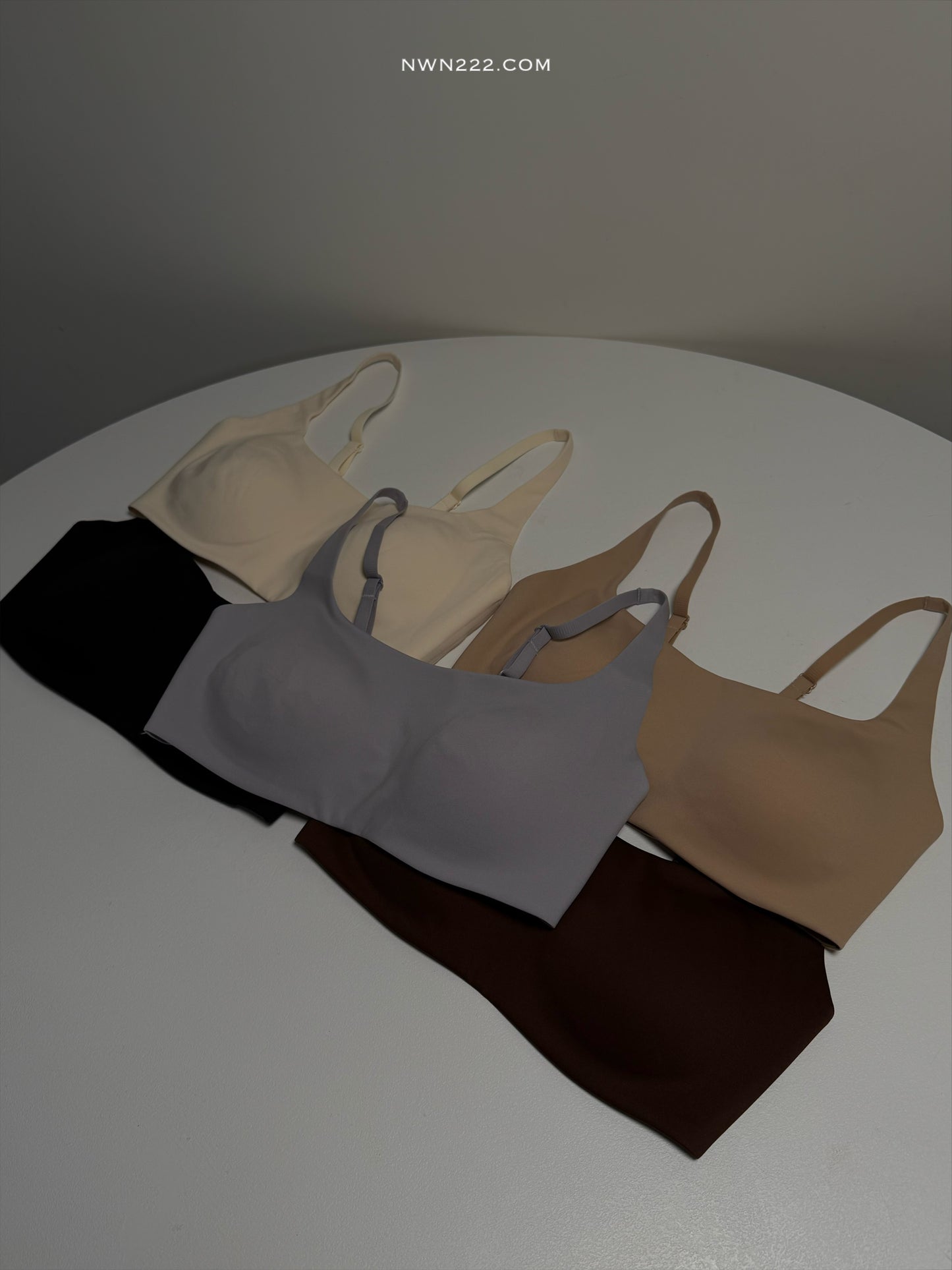 The second skin bar top ￼