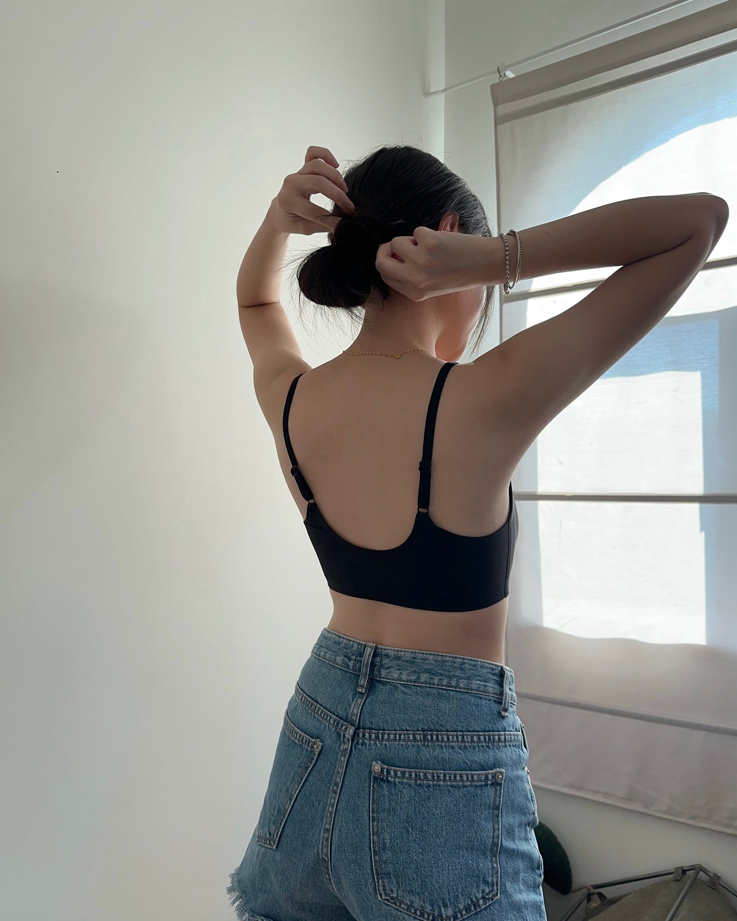 The second skin bar top ￼