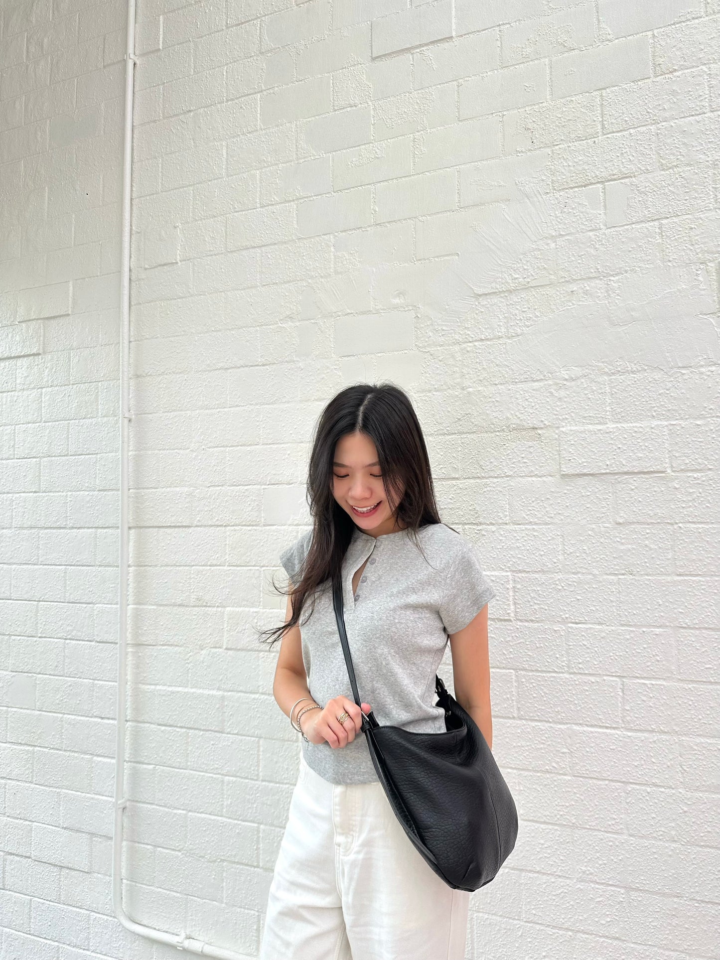 排鈕灰Tee