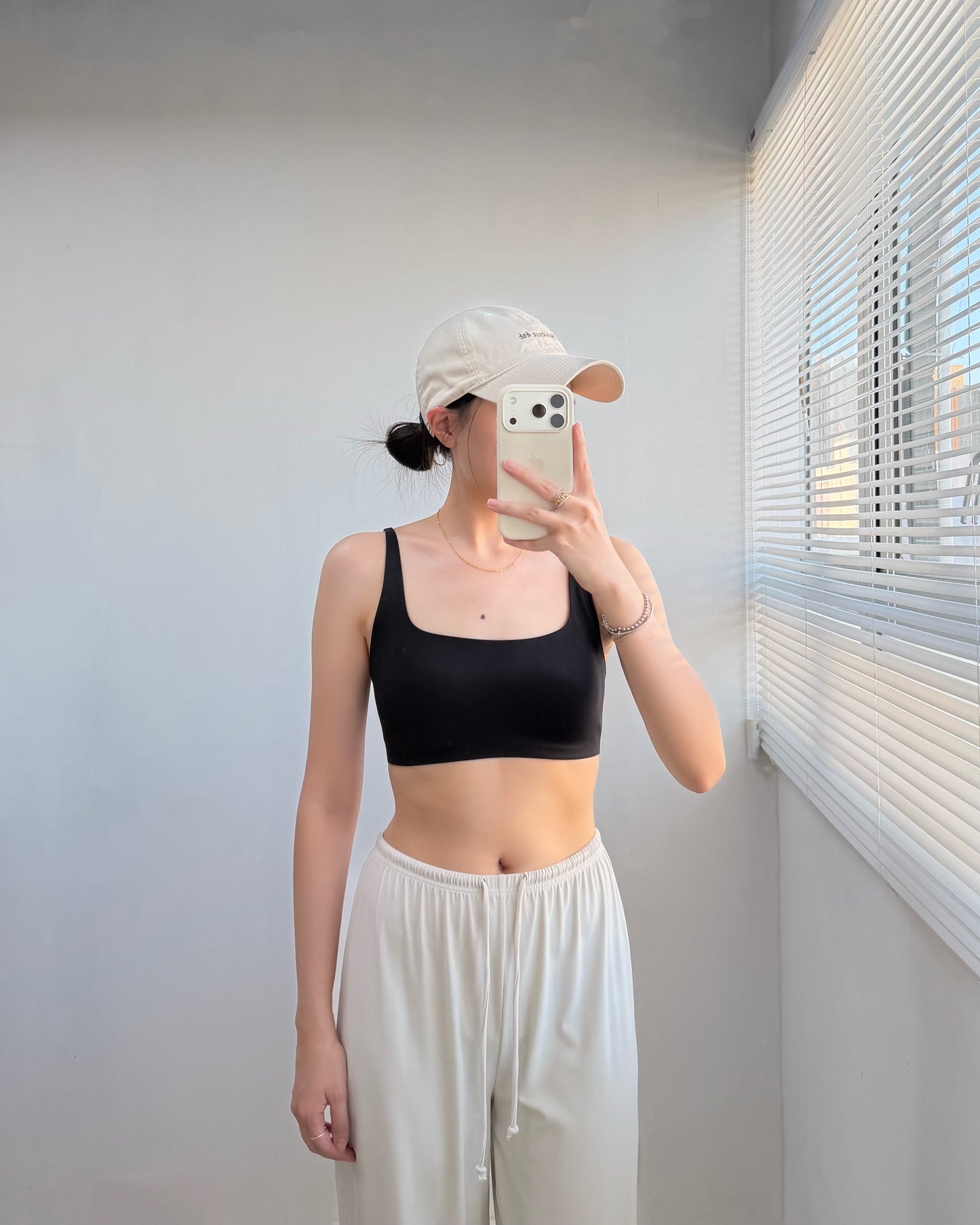The second skin bar top ￼