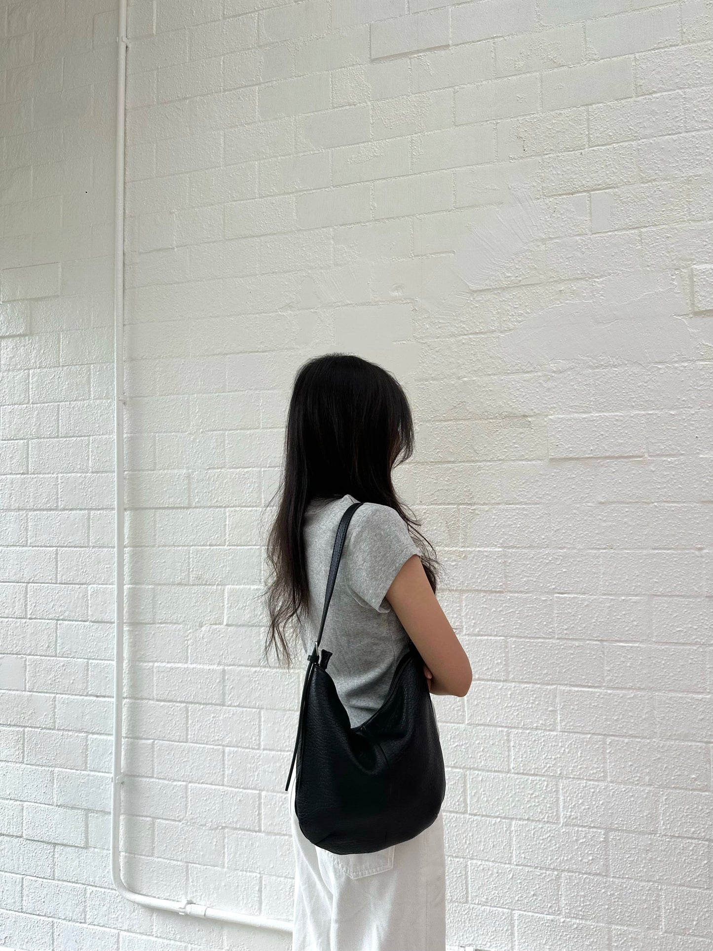 排鈕灰Tee
