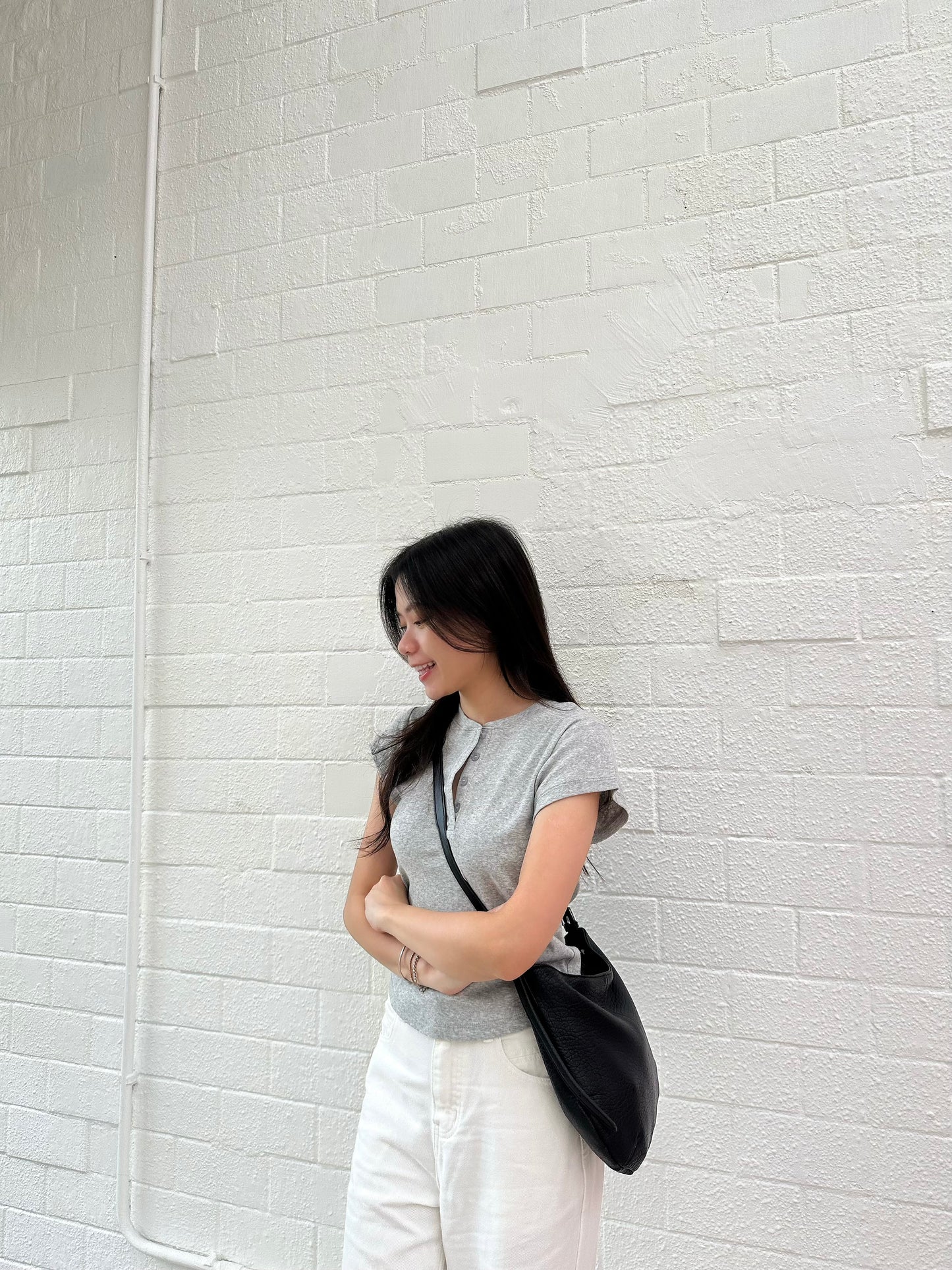 排鈕灰Tee