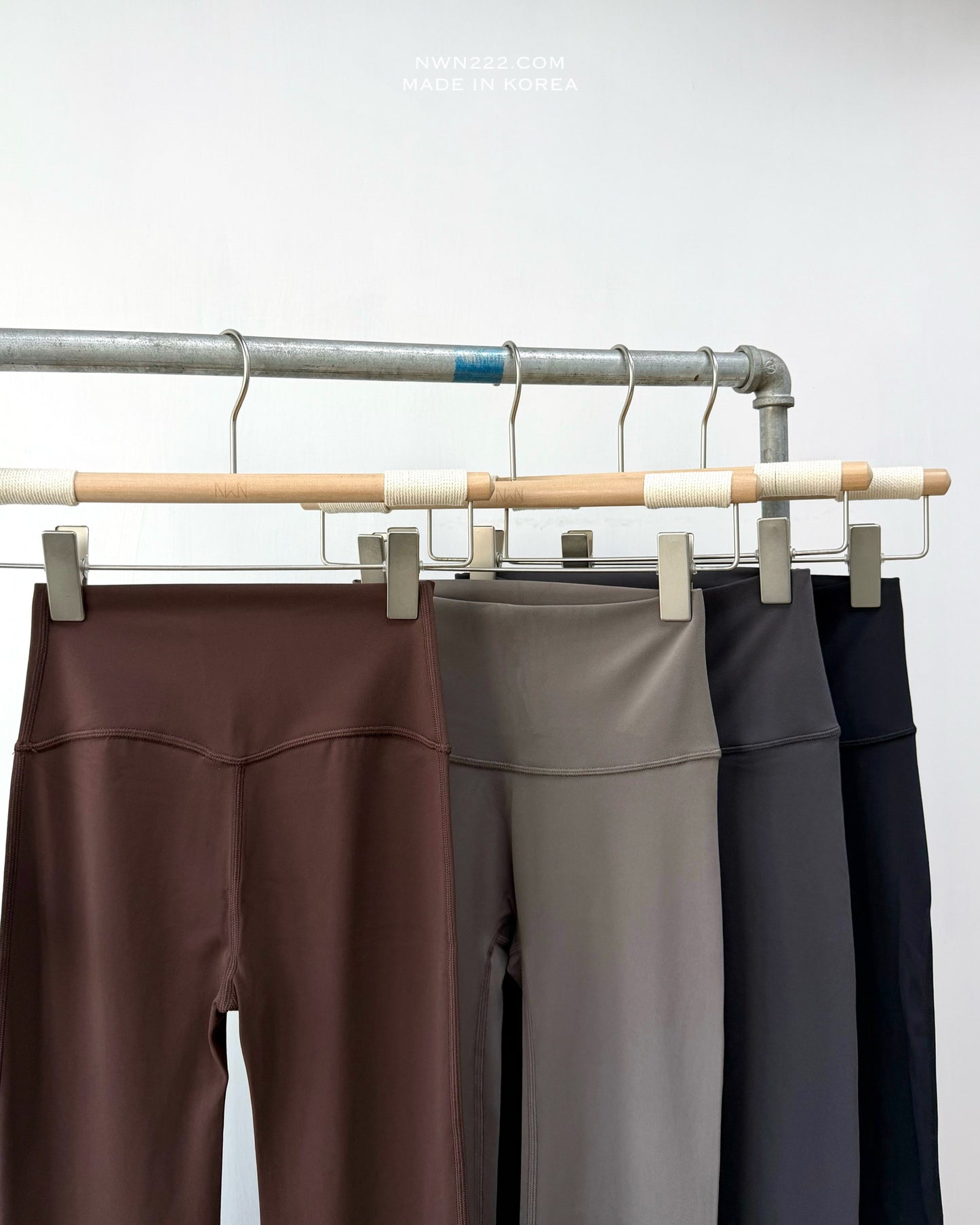 瘦一圈微喇叭彈性褲 BY NWN