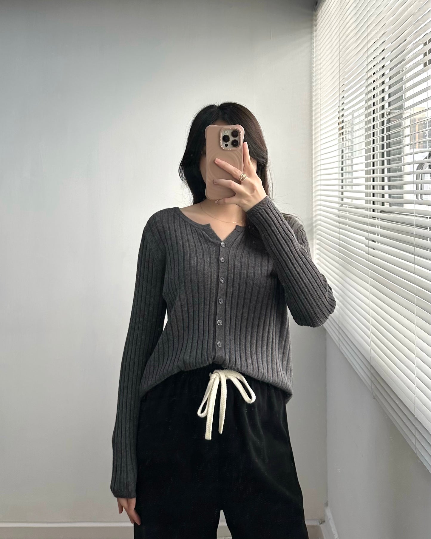 小V領直間條紋冷線Top