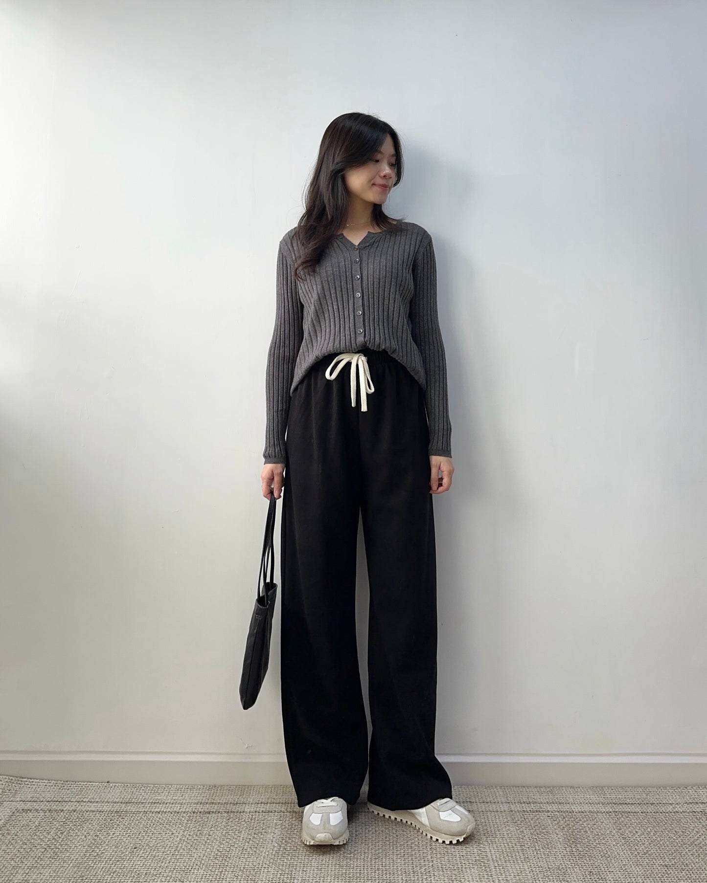 小V領直間條紋冷線Top