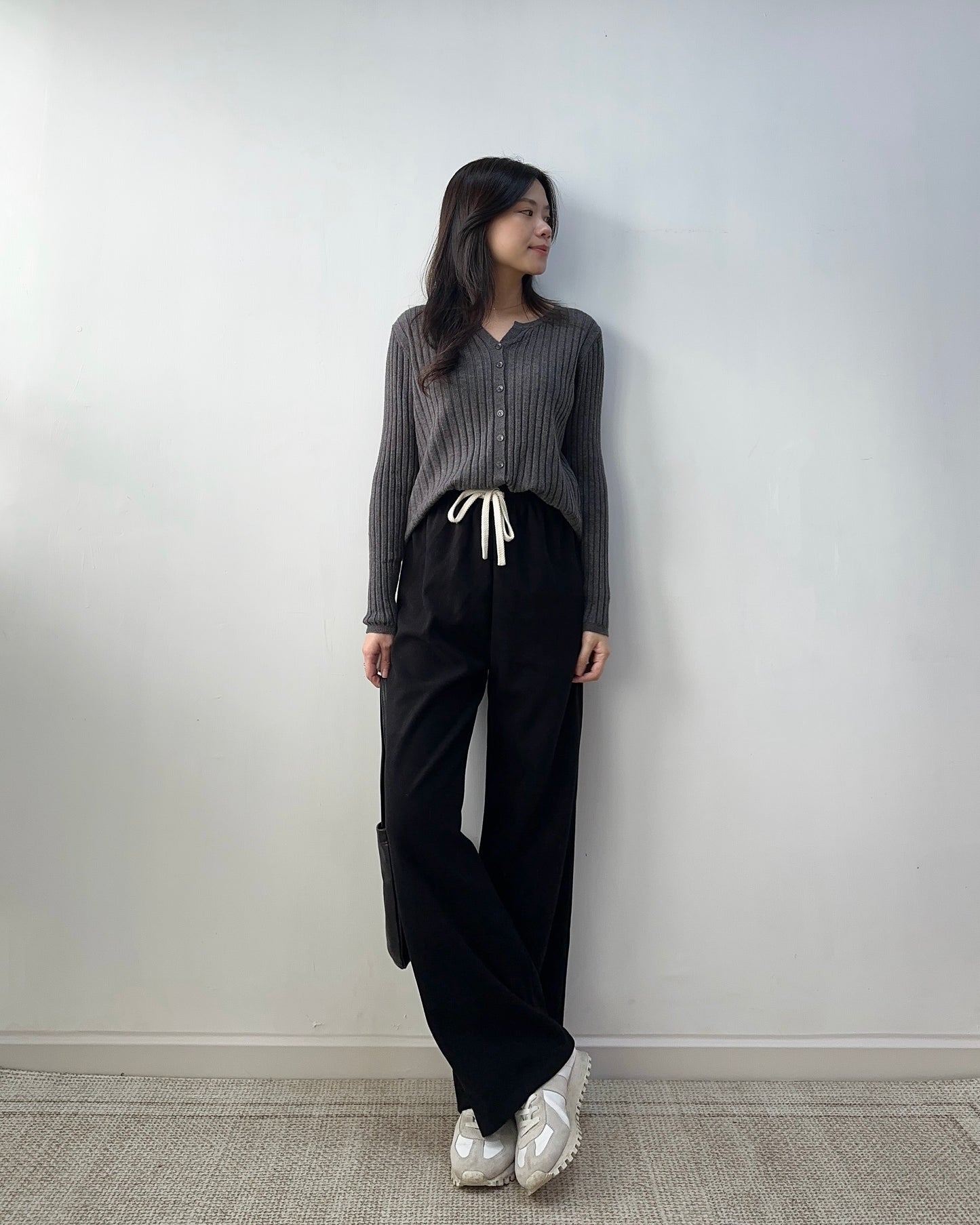 小V領直間條紋冷線Top