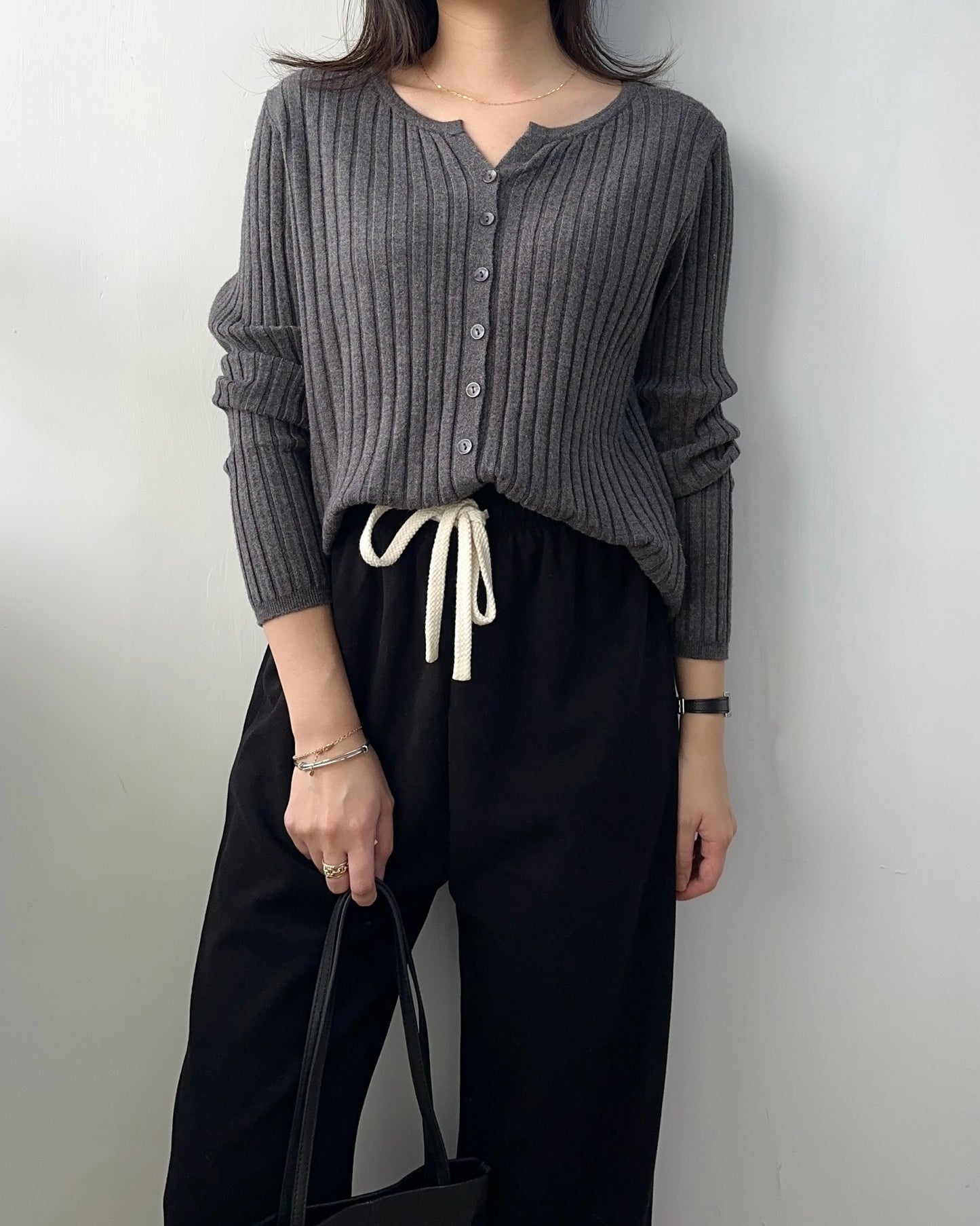 小V領直間條紋冷線Top