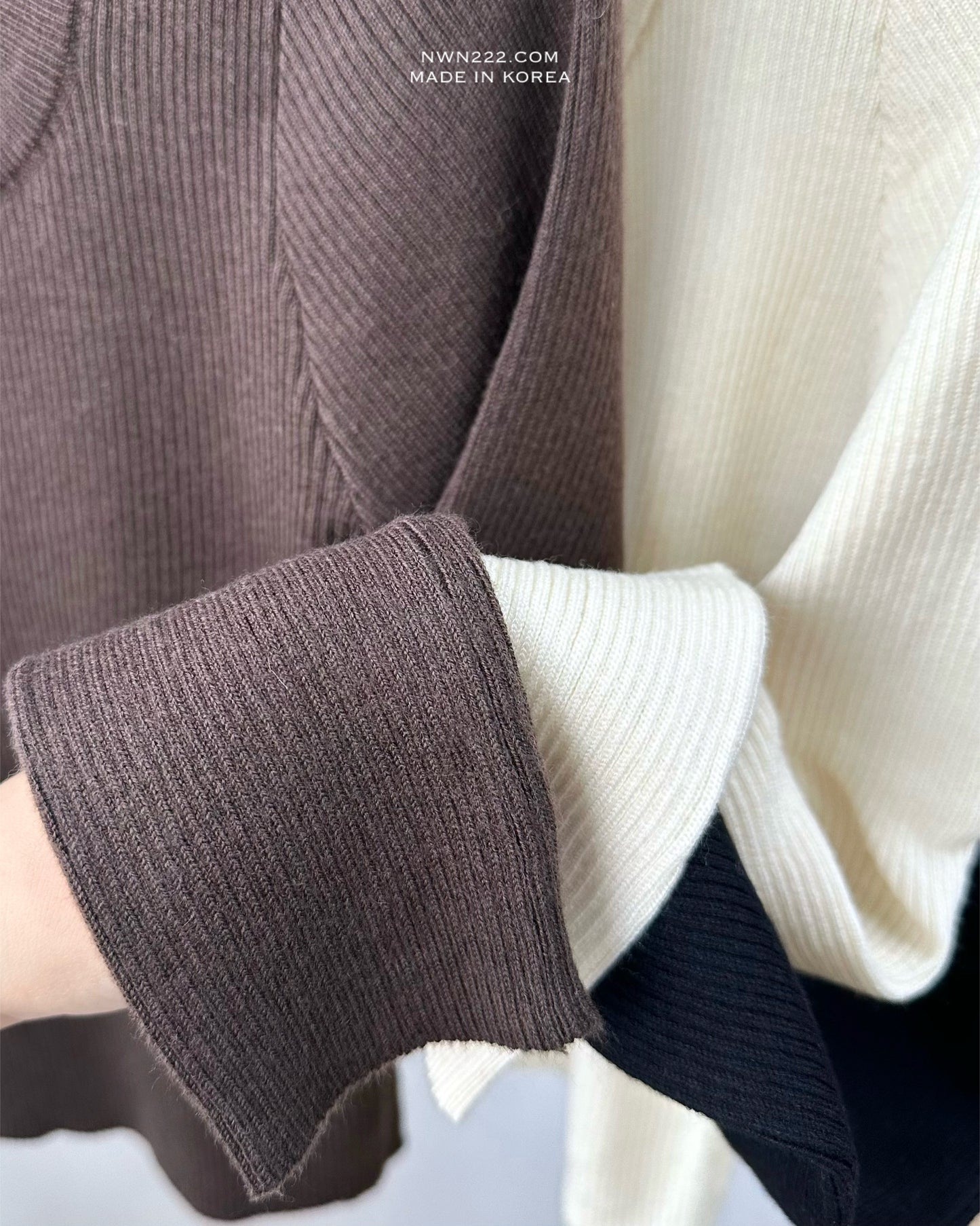 圓領暗直間紋Tee