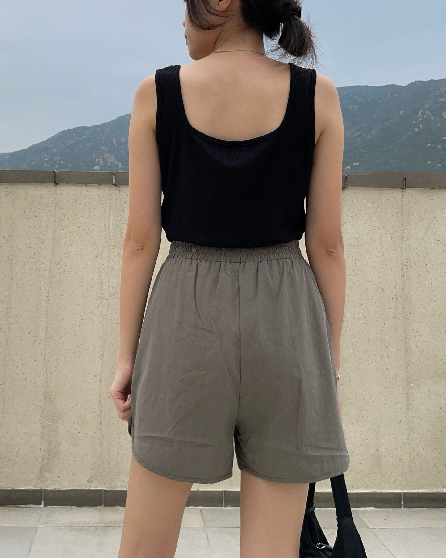粗肩帶背心