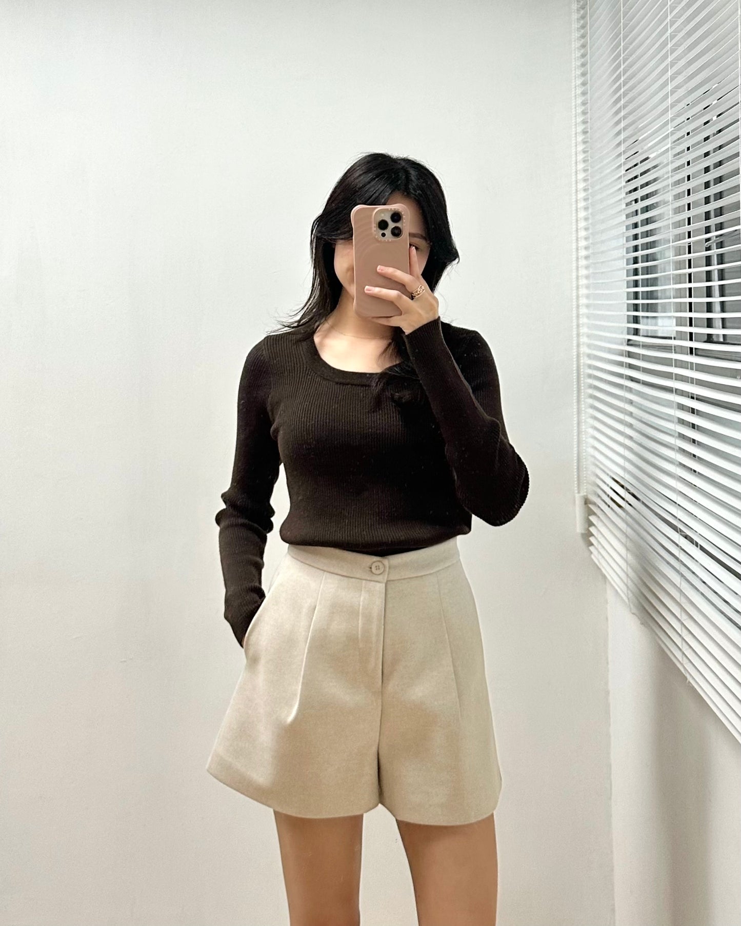 圓領暗直間紋Tee