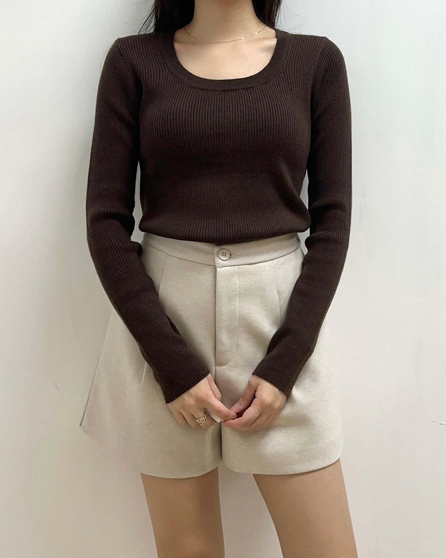 圓領暗直間紋Tee