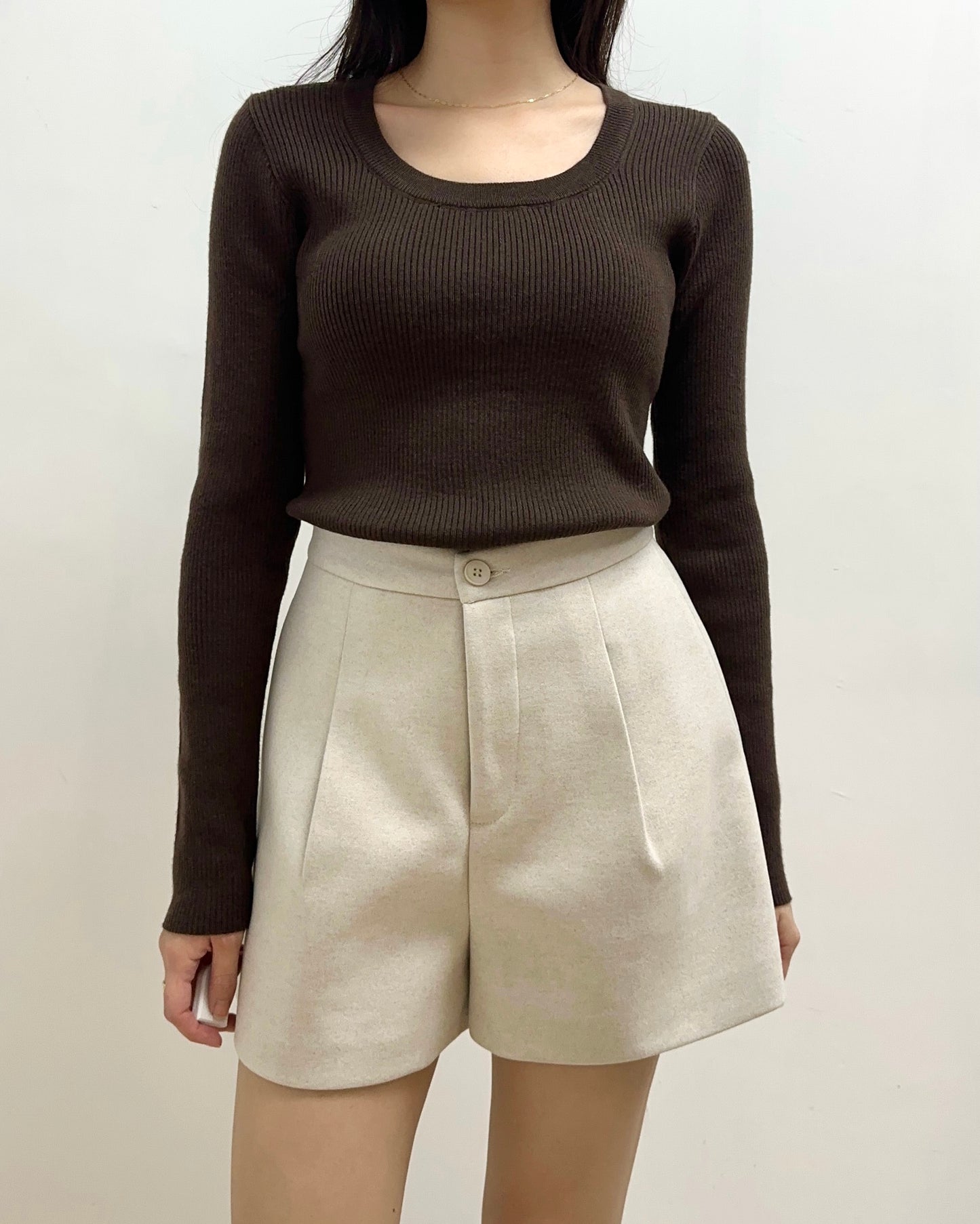 圓領暗直間紋Tee