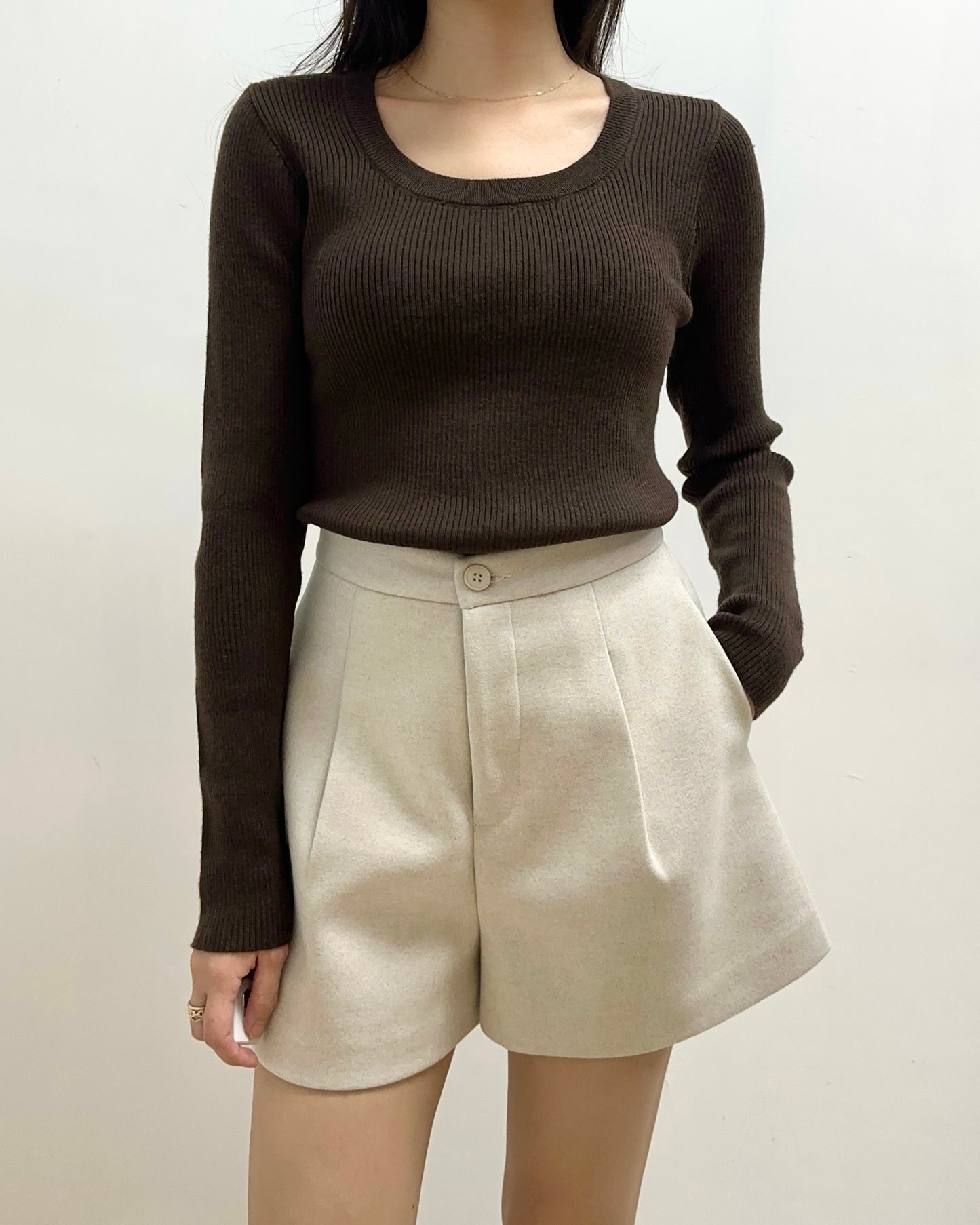 圓領暗直間紋Tee