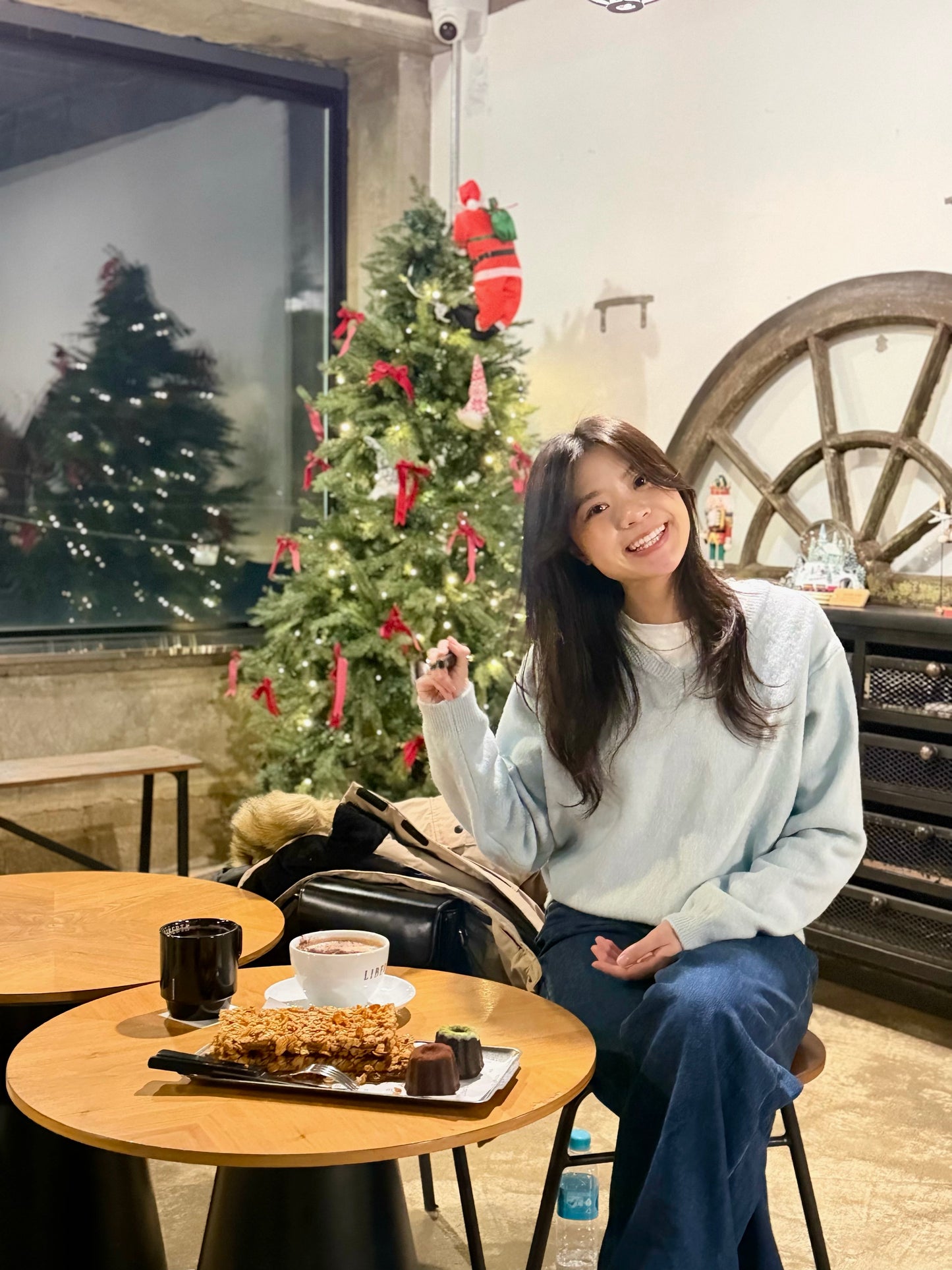 深藍天鵝絨直筒長牛