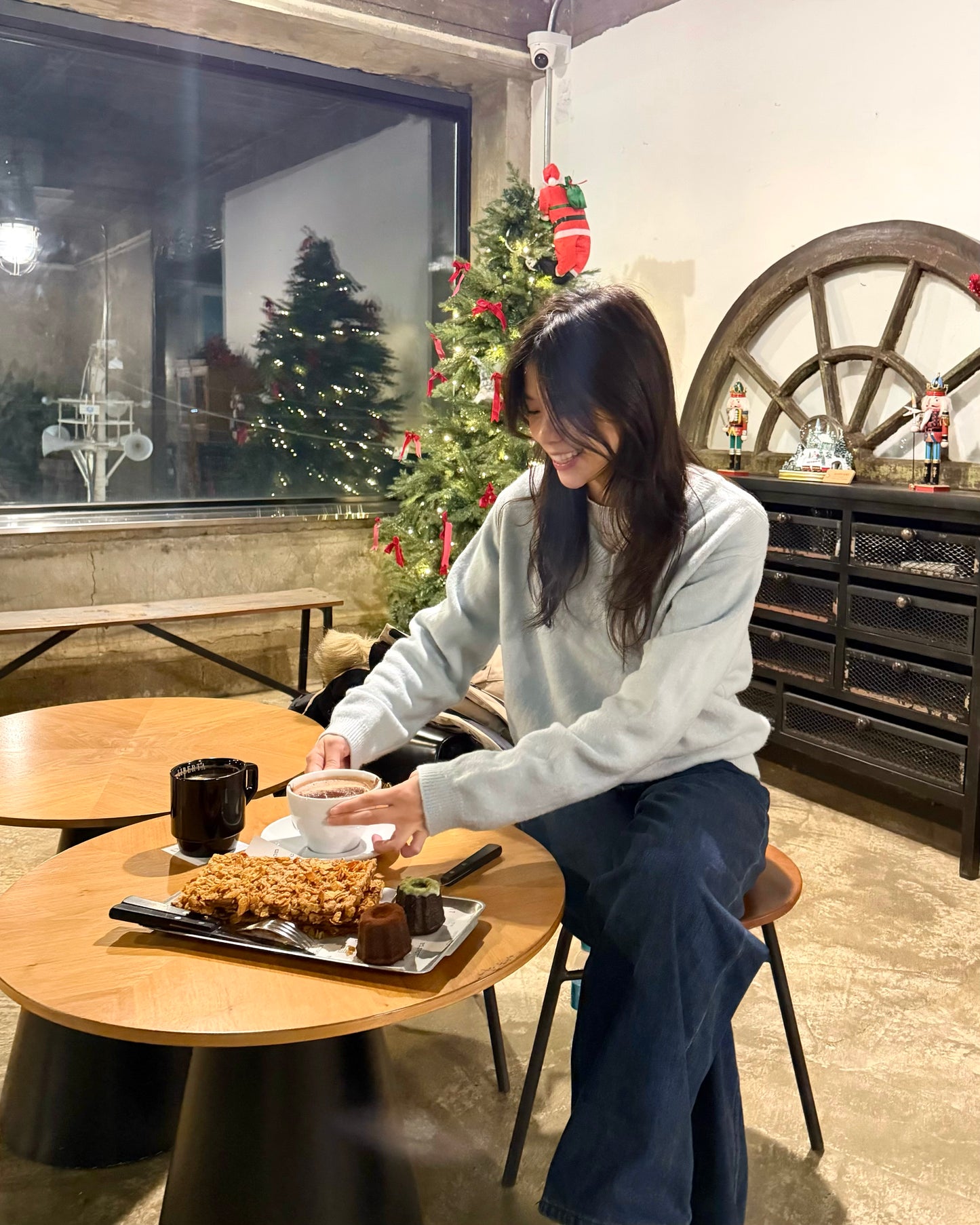 深藍天鵝絨直筒長牛