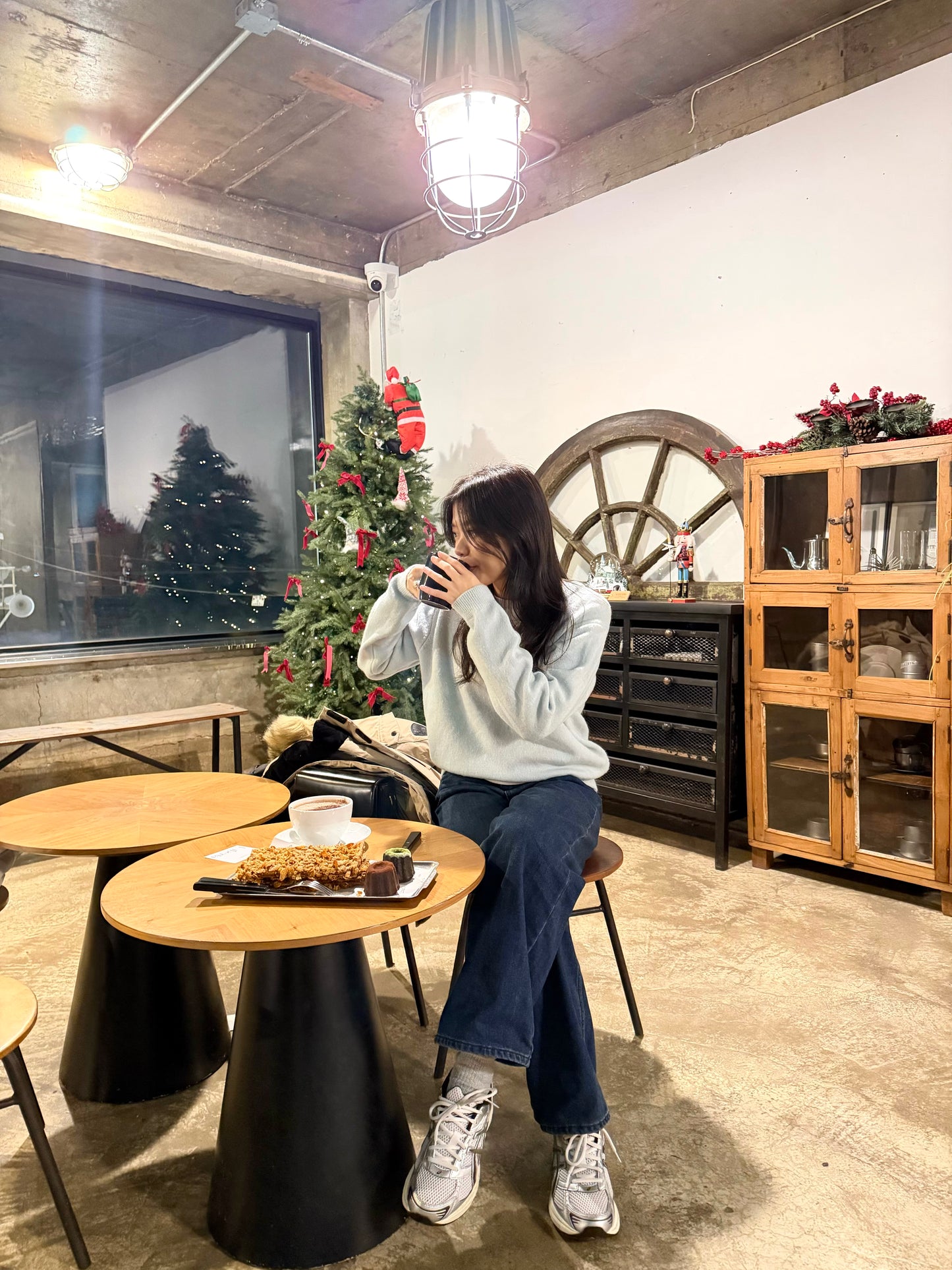 深藍天鵝絨直筒長牛