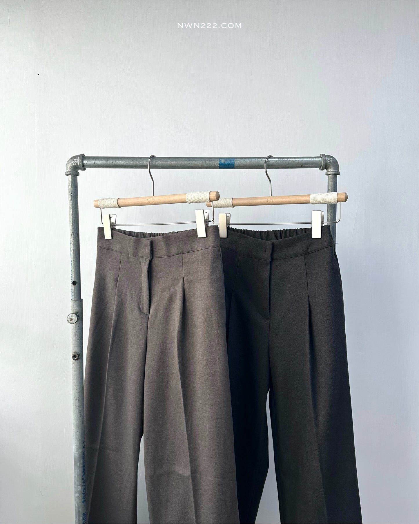 薄絨直筒西裝褲