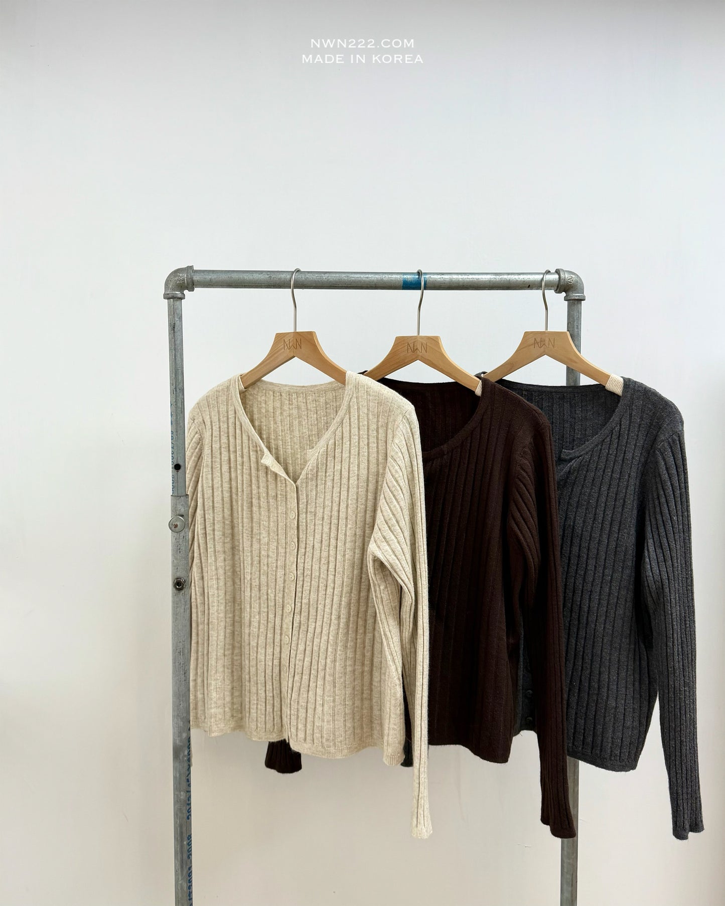 小V領直間條紋冷線Top