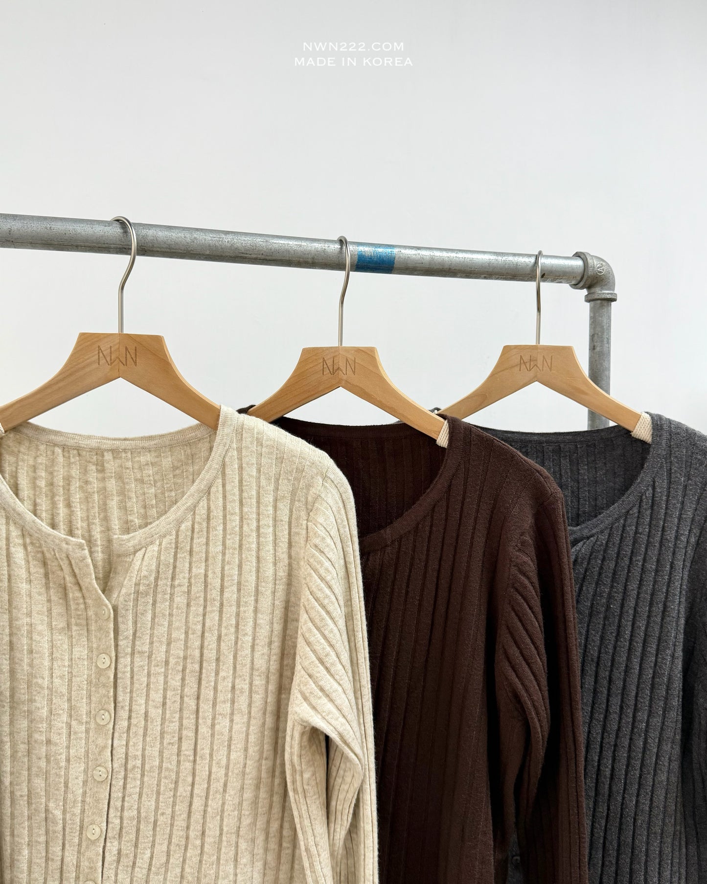 小V領直間條紋冷線Top