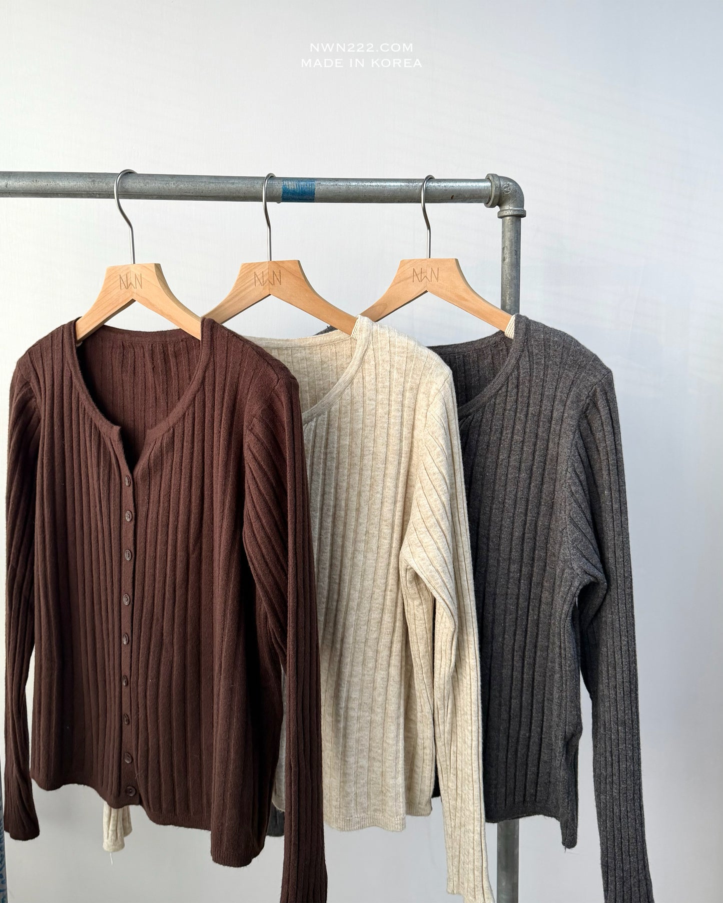 小V領直間條紋冷線Top