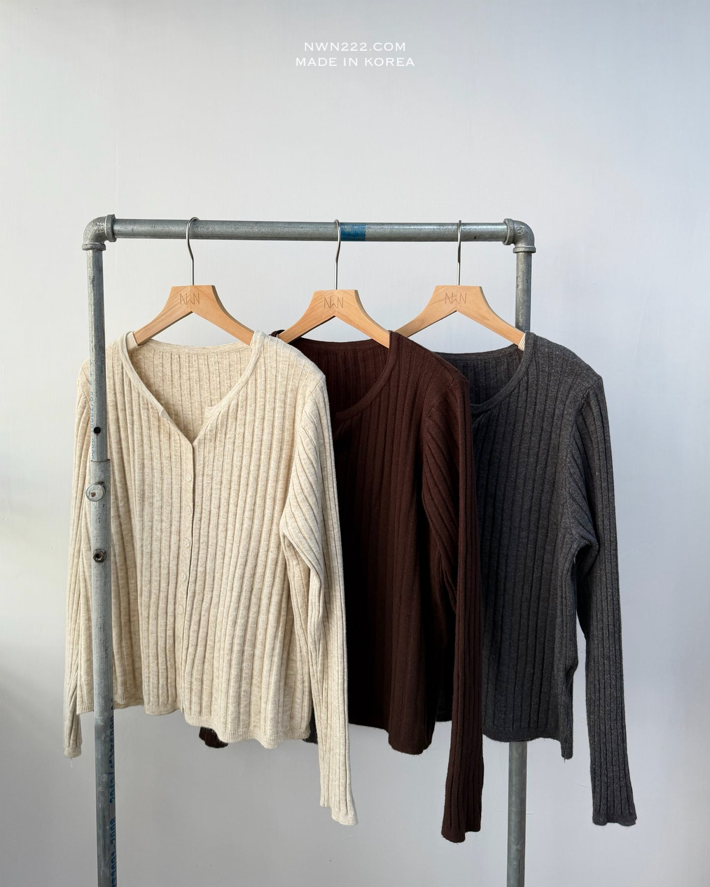 小V領直間條紋冷線Top